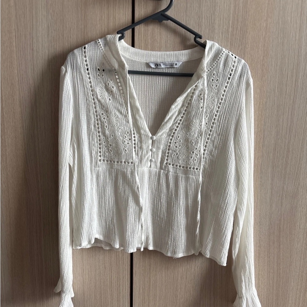 Elegant White Embroidered Women's Top